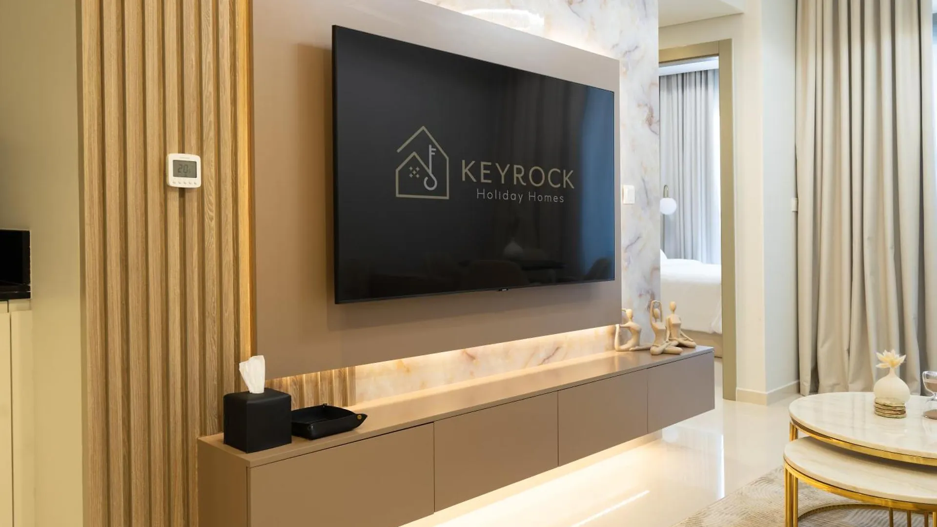 Keyrock Living - Dubai Oasis With Balcony Views Apartment