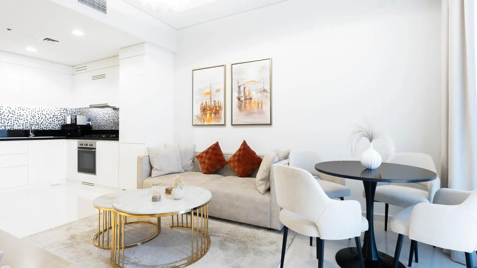 Keyrock Living - Dubai Oasis With Balcony Views Apartment 0*,
